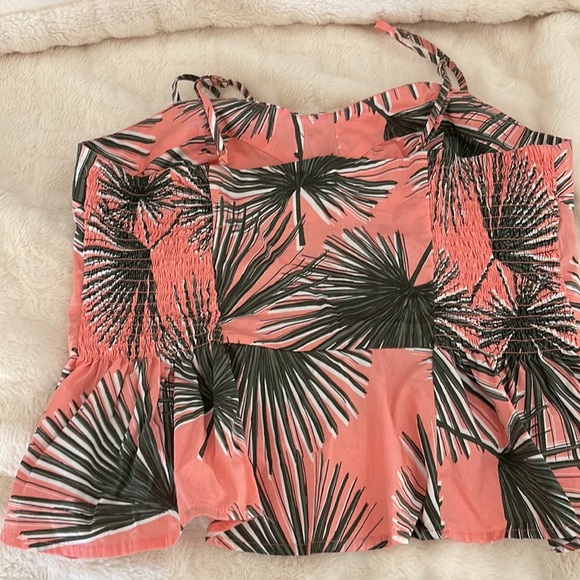 a.n.d eawy . Size M. Color pink and Gary - Picture 4 of 11